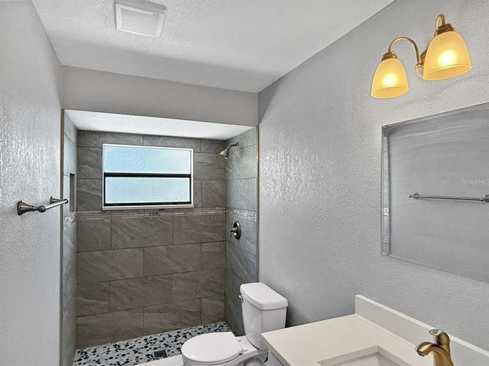 Image No.17-3 Bed Property for sale