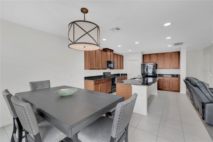 Image No.7-4 Bed Property for sale