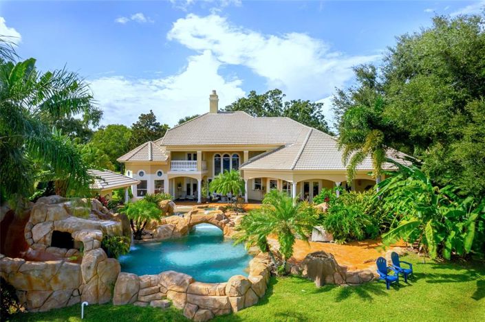 Image No.1-5 Bed Property for sale