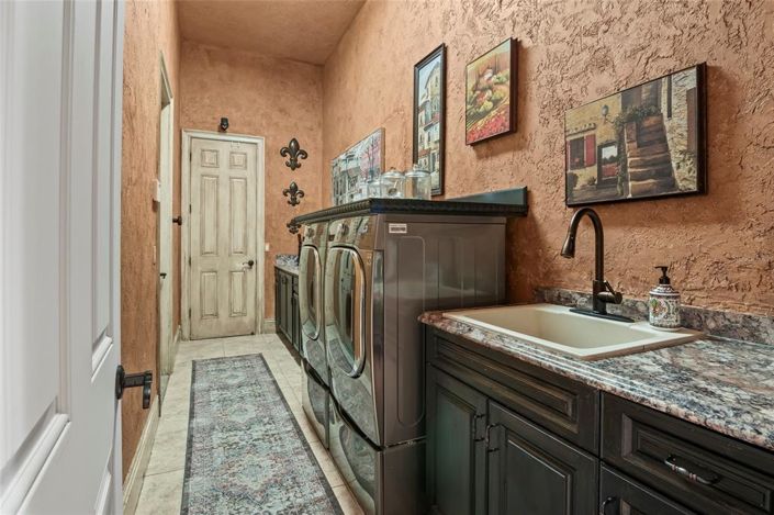 Image No.23-5 Bed Property for sale