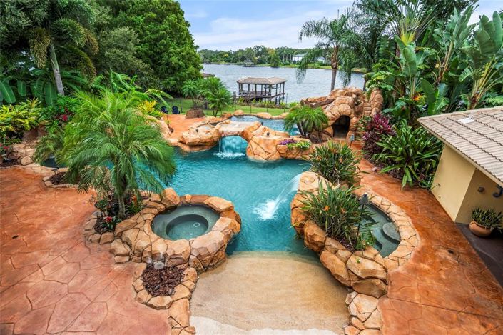 Image No.32-5 Bed Property for sale