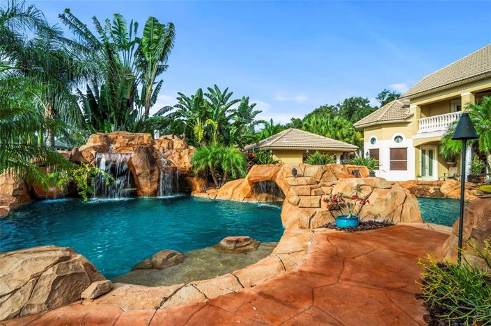 Image No.42-5 Bed Property for sale