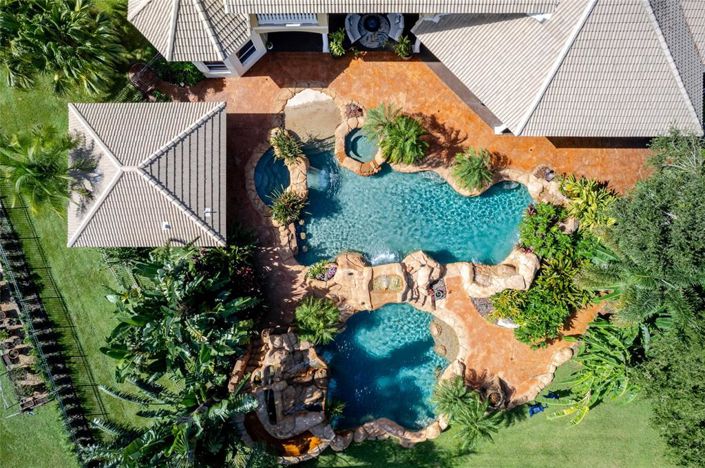 Image No.51-5 Bed Property for sale