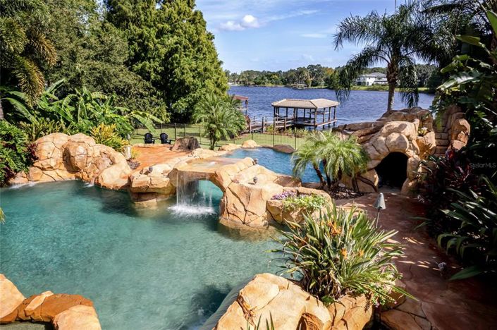 Image No.52-5 Bed Property for sale