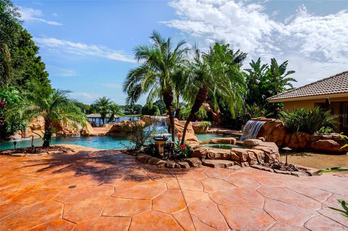 Image No.54-5 Bed Property for sale