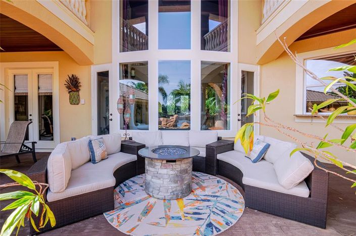 Image No.56-5 Bed Property for sale