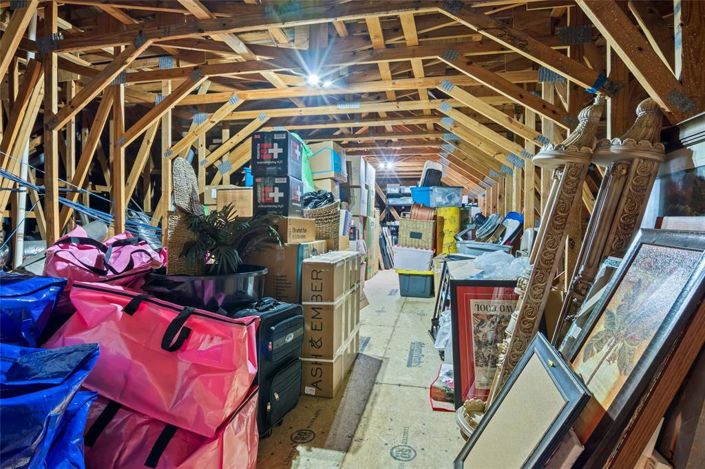 Image No.65-5 Bed Property for sale