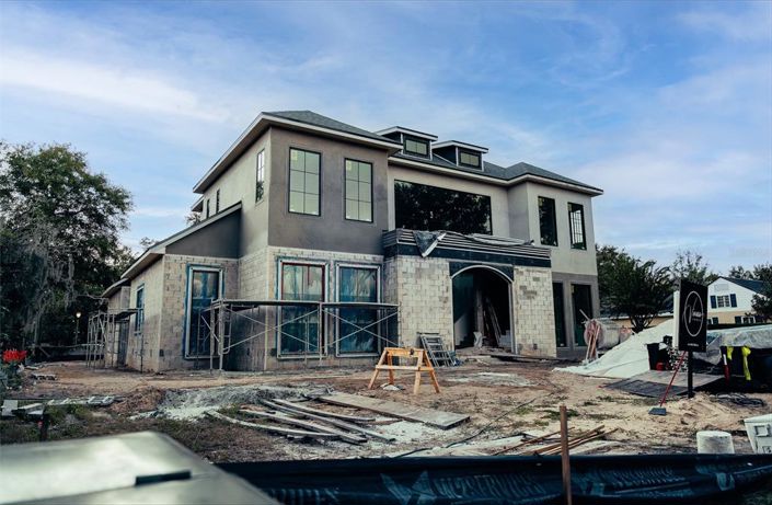 Image No.10-5 Bed Property for sale