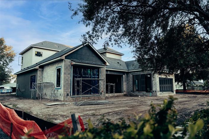 Image No.12-5 Bed Property for sale