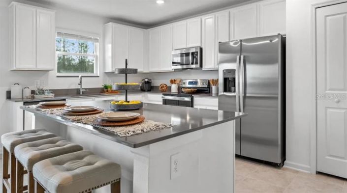 Image No.4-4 Bed Property for sale