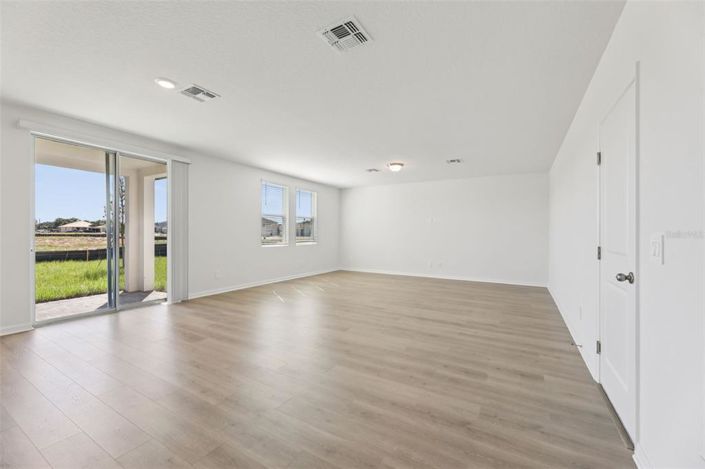 Image No.5-Propriété de 4 chambres à vendre à Haines City