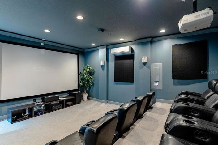 Image No.11-6 Bed Property for sale