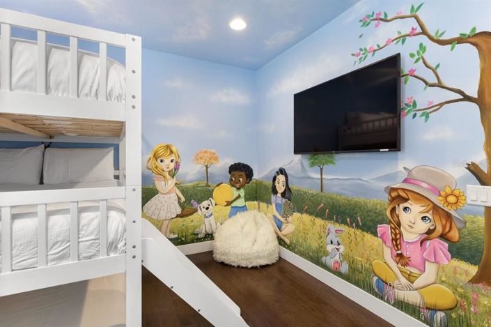 Image No.20-6 Bed Property for sale