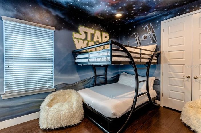 Image No.22-6 Bed Property for sale