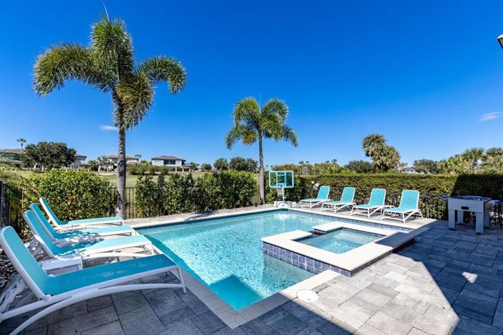 Image No.35-6 Bed Property for sale