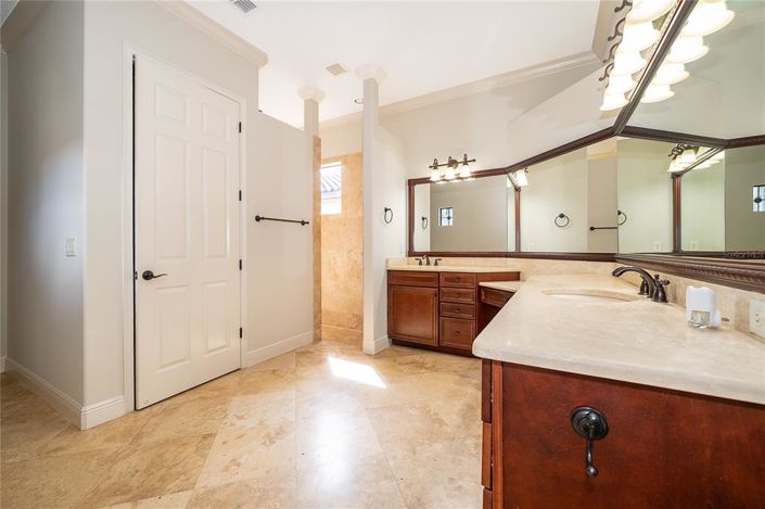 Image No.26-4 Bed Property for sale