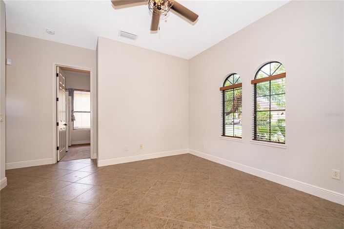 Image No.35-4 Bed Property for sale