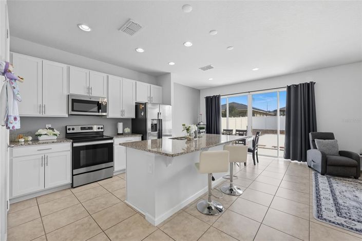 Image No.10-3 Bed Property for sale