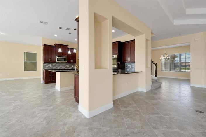 Image No.16-5 Bed Property for sale