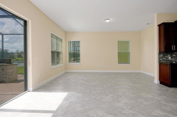 Image No.20-5 Bed Property for sale