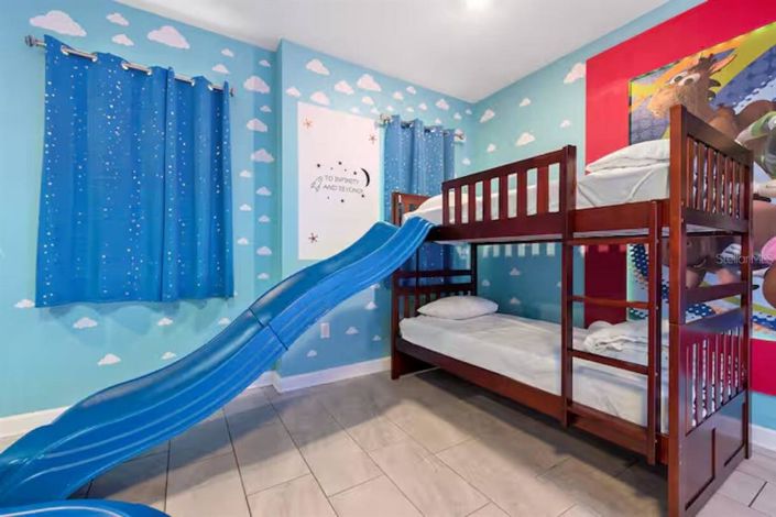 Image No.14-8 Bed Property for sale