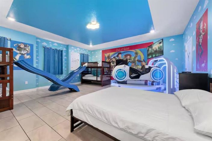 Image No.15-8 Bed Property for sale