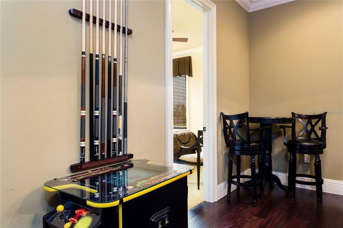 Image No.12-12 Bed Property for sale