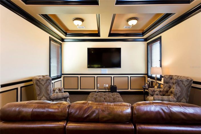 Image No.15-12 Bed Property for sale