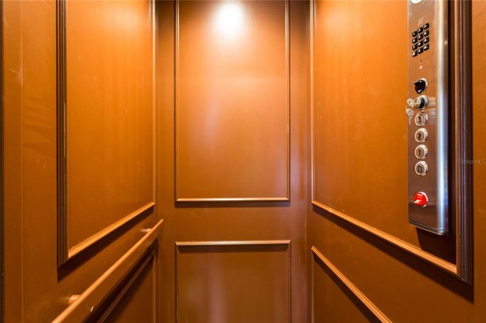 Image No.19-12 Bed Property for sale