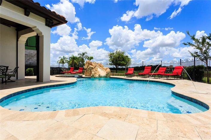 Image No.24-12 Bed Property for sale