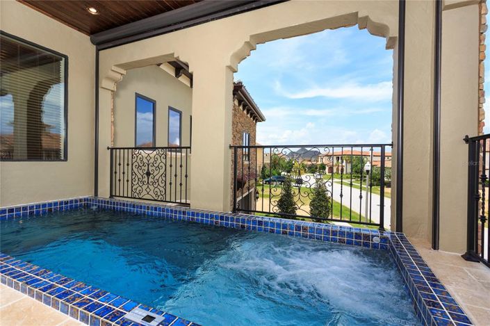 Image No.28-12 Bed Property for sale