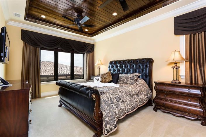 Image No.31-12 Bed Property for sale