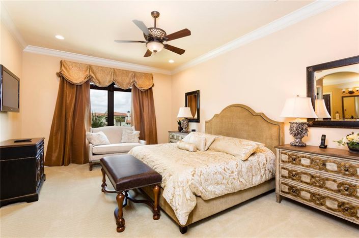 Image No.32-12 Bed Property for sale