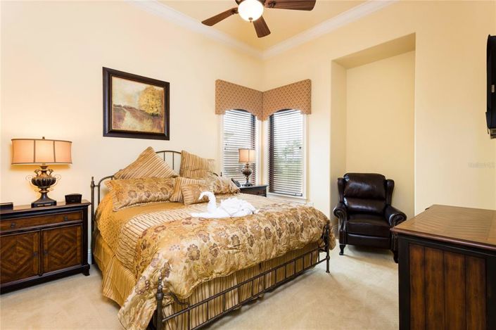 Image No.37-12 Bed Property for sale