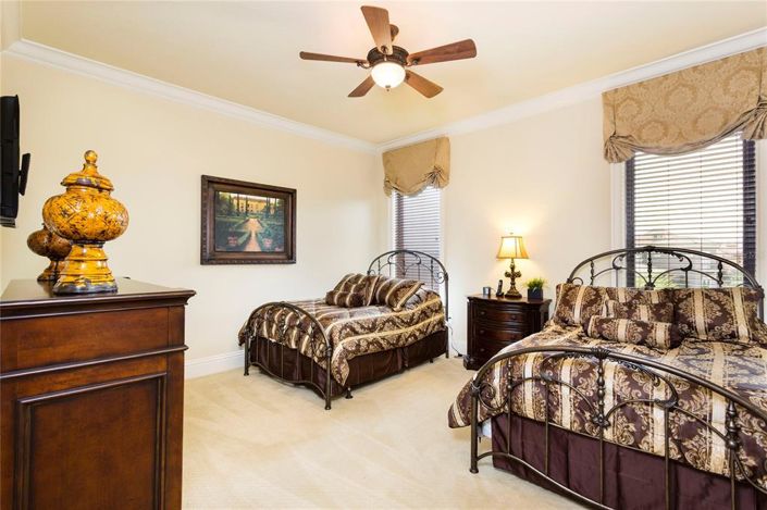 Image No.39-12 Bed Property for sale