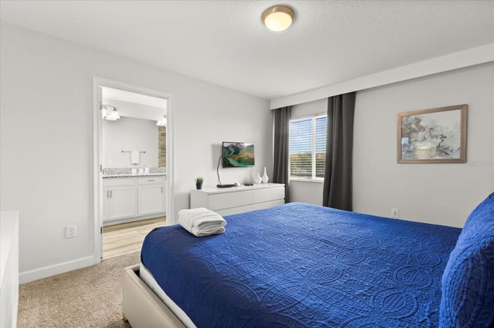 Image No.17-5 Bed Townhouse for sale