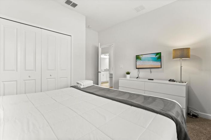 Image No.28-5 Bed Townhouse for sale