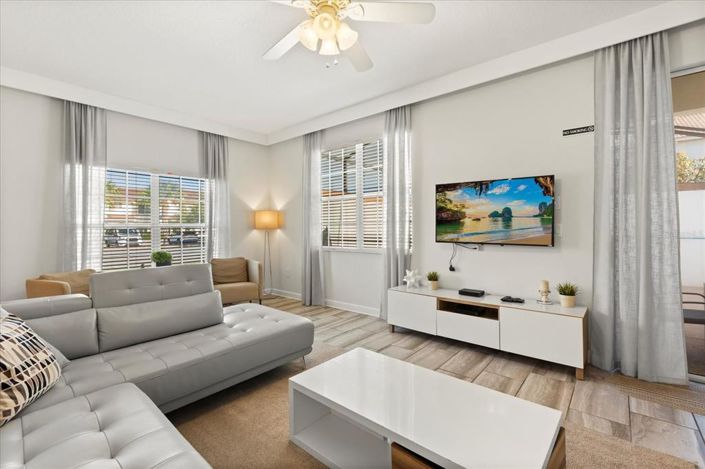 Image No.8-5 Bed Townhouse for sale