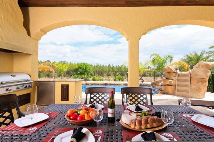 Image No.17-8 Bed Property for sale