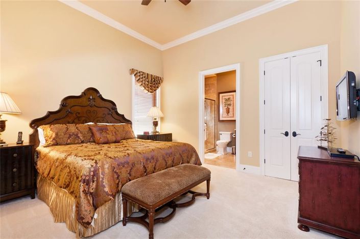 Image No.29-8 Bed Property for sale