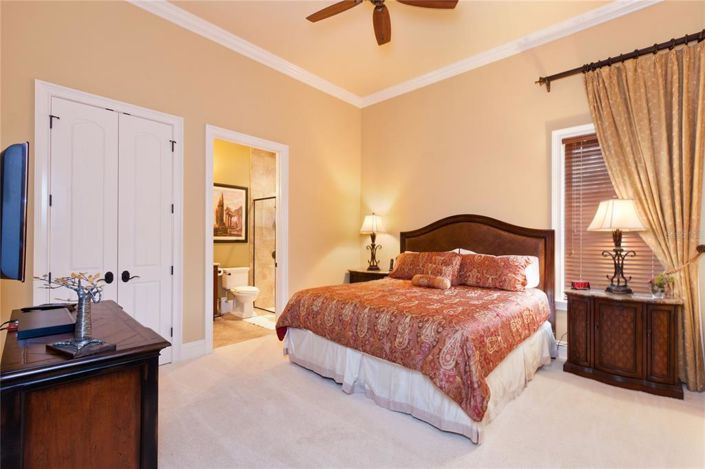 Image No.34-8 Bed Property for sale