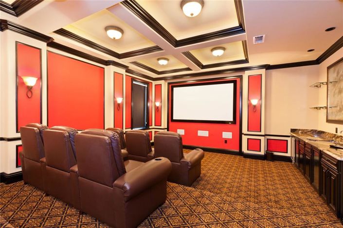 Image No.4-8 Bed Property for sale