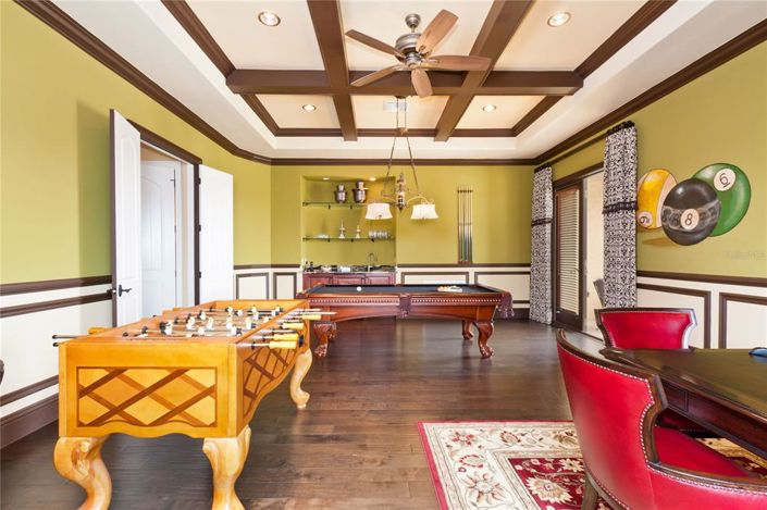 Image No.5-8 Bed Property for sale