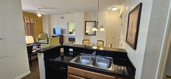 Image No.10-3 Bed Property for sale