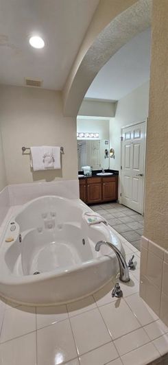 Image No.24-3 Bed Property for sale