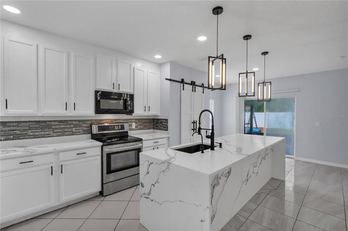 Image No.16-5 Bed Property for sale