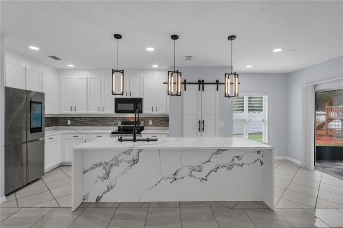 Image No.18-5 Bed Property for sale