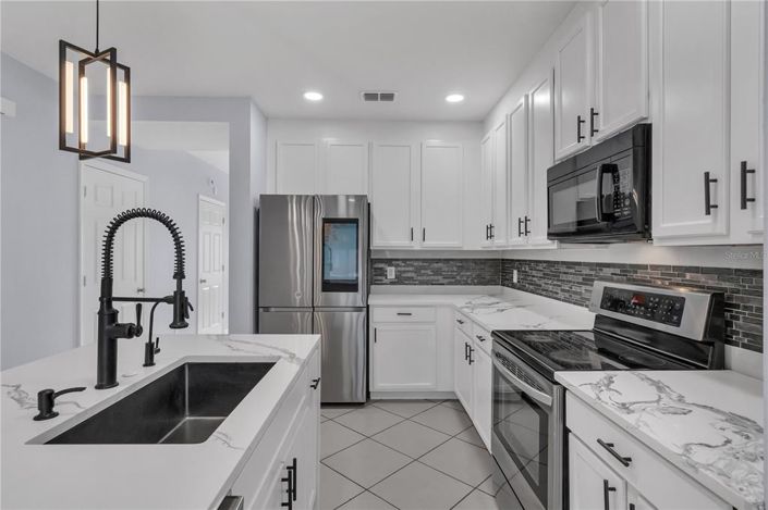 Image No.21-5 Bed Property for sale