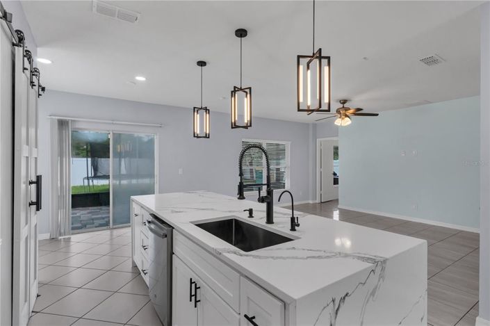 Image No.22-5 Bed Property for sale