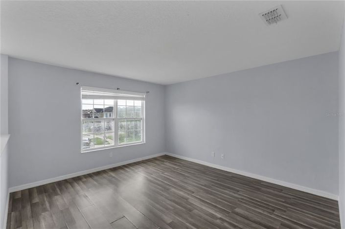 Image No.32-5 Bed Property for sale